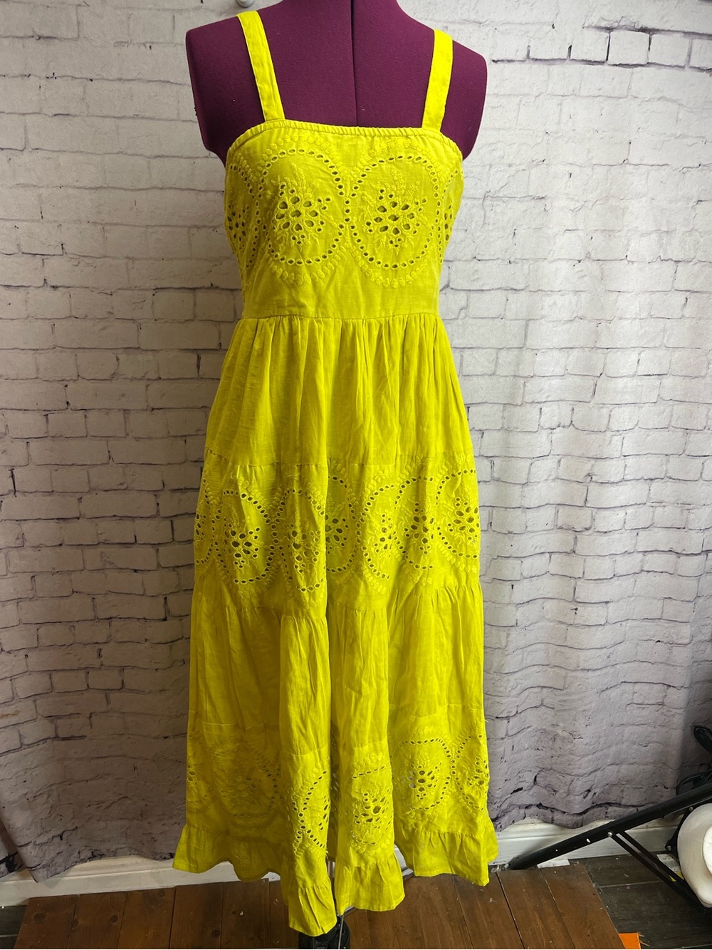 NAOO midi dress chartreuse green eyelet lace size medium